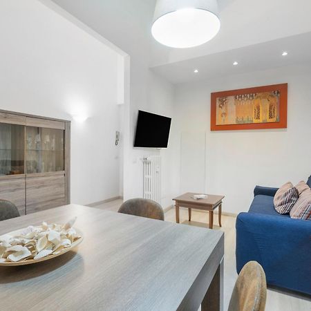 Appartamento Incantevole Con Patio Florens Exteriör bild