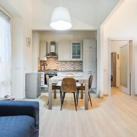 Appartamento Incantevole Con Patio Florens Exteriör bild