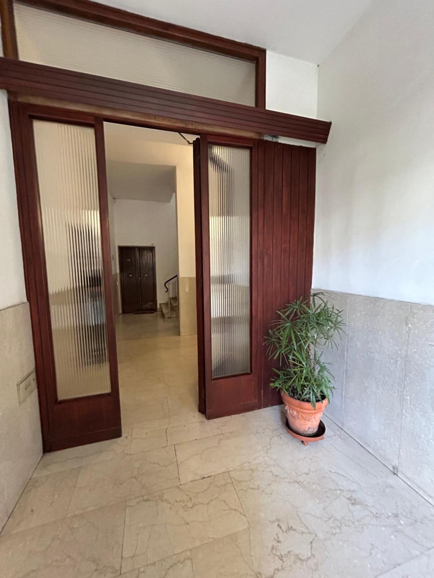 Appartamento Incantevole Con Patio Florens Exteriör bild