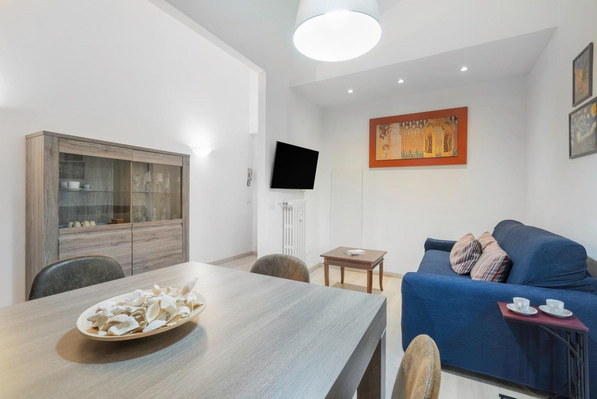 Appartamento Incantevole Con Patio Florens Exteriör bild