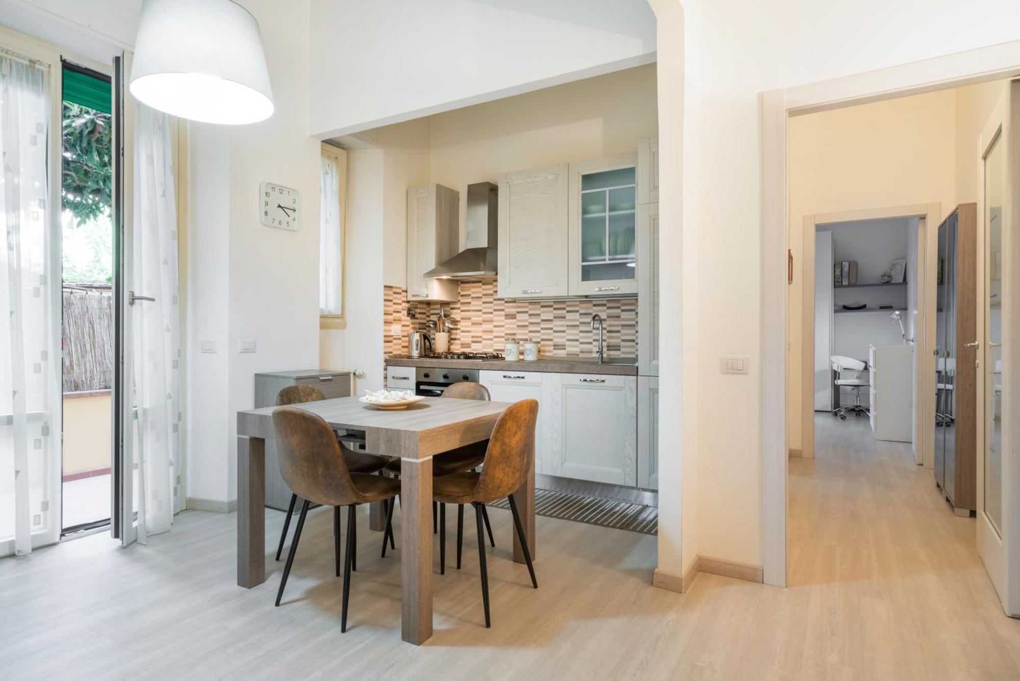 Appartamento Incantevole Con Patio Florens Exteriör bild