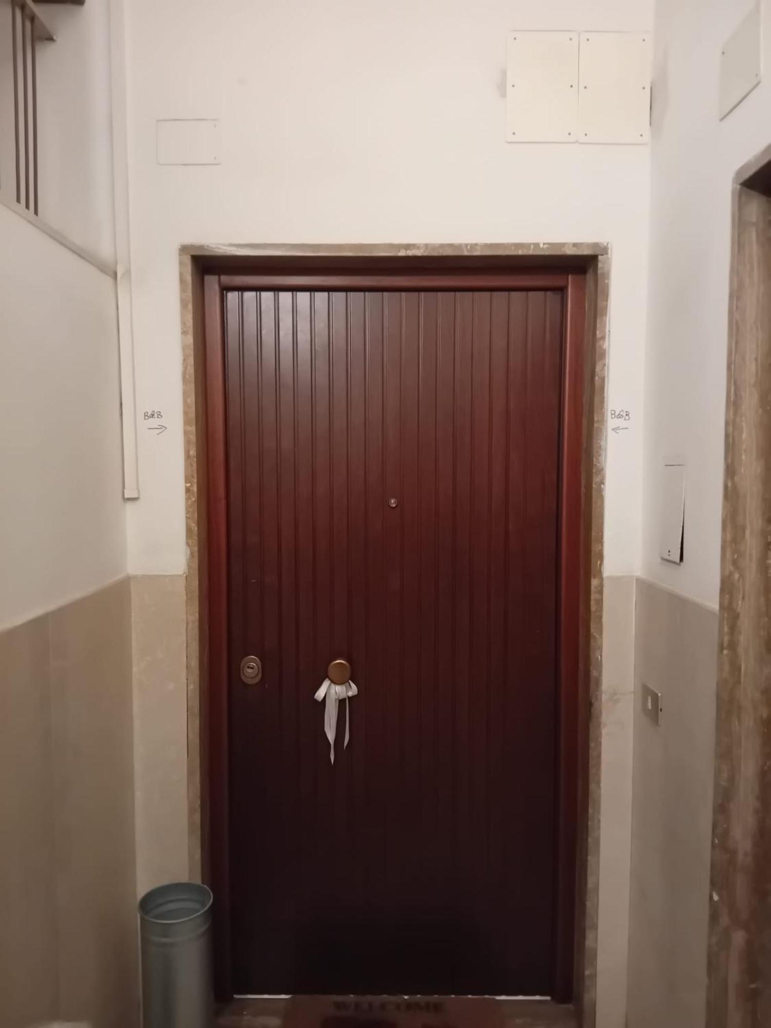 Appartamento Incantevole Con Patio Florens Exteriör bild