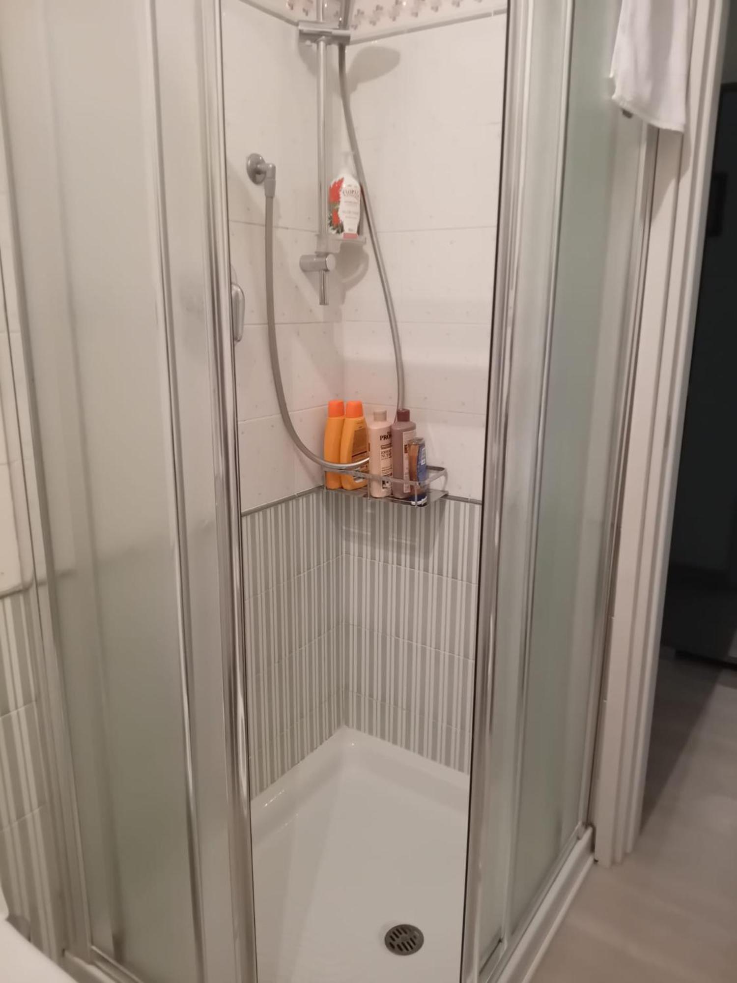 Appartamento Incantevole Con Patio Florens Exteriör bild